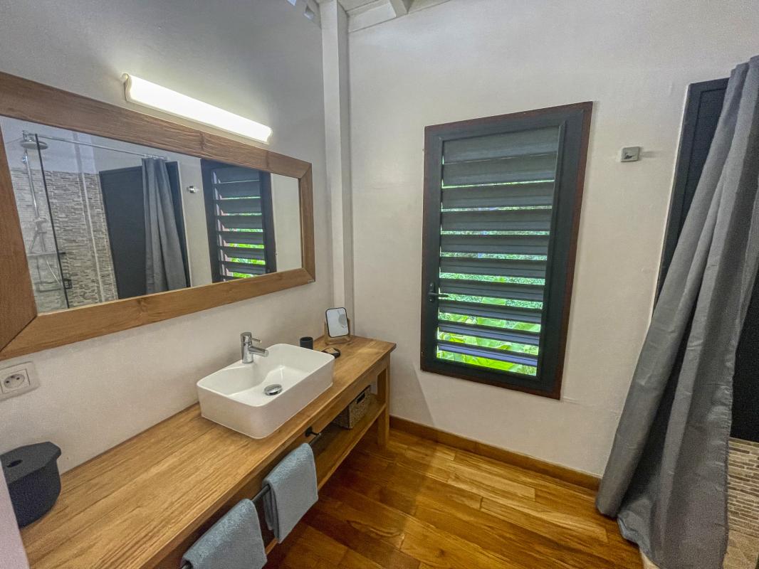 37.Location villa piscine Deshaies Guadeloupe_bungalow